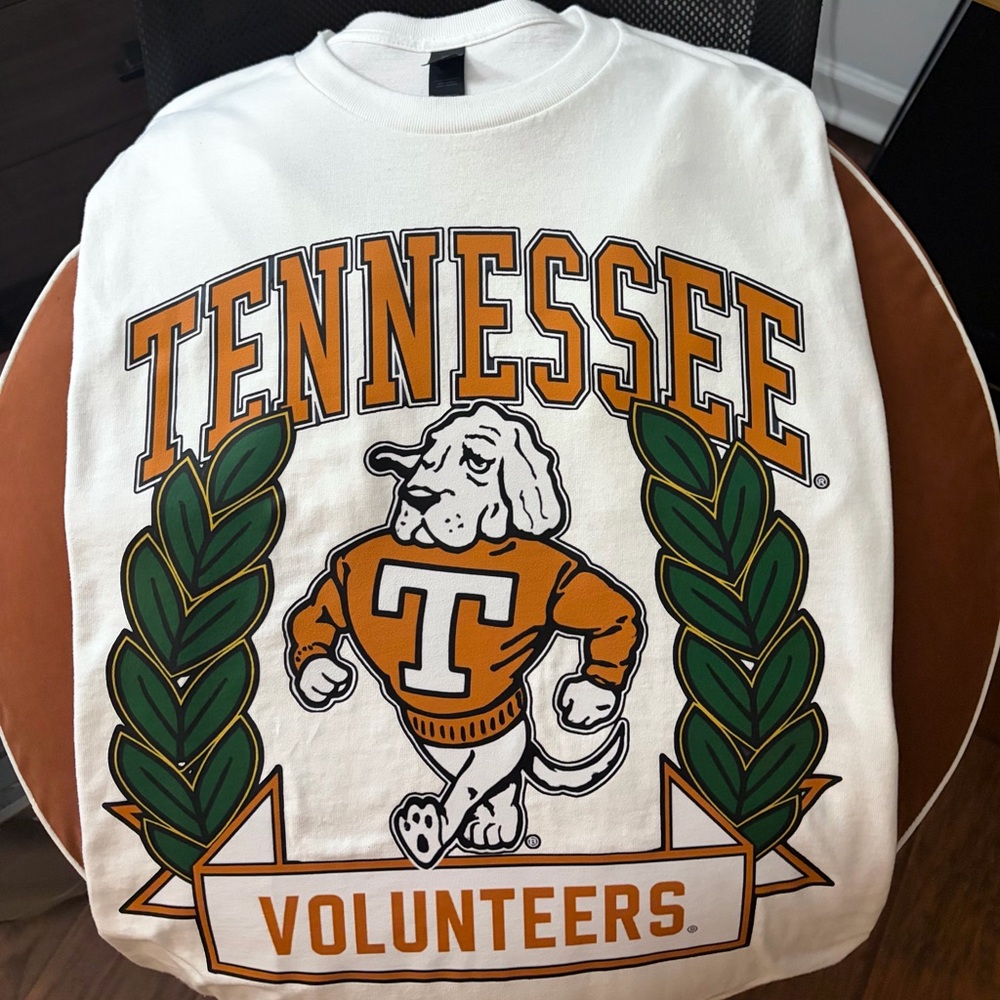 Tennessee Volunteers | Retro Graphic T-Shirt | Gildan